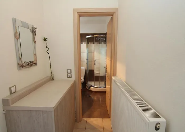 Kostis * يميناريا